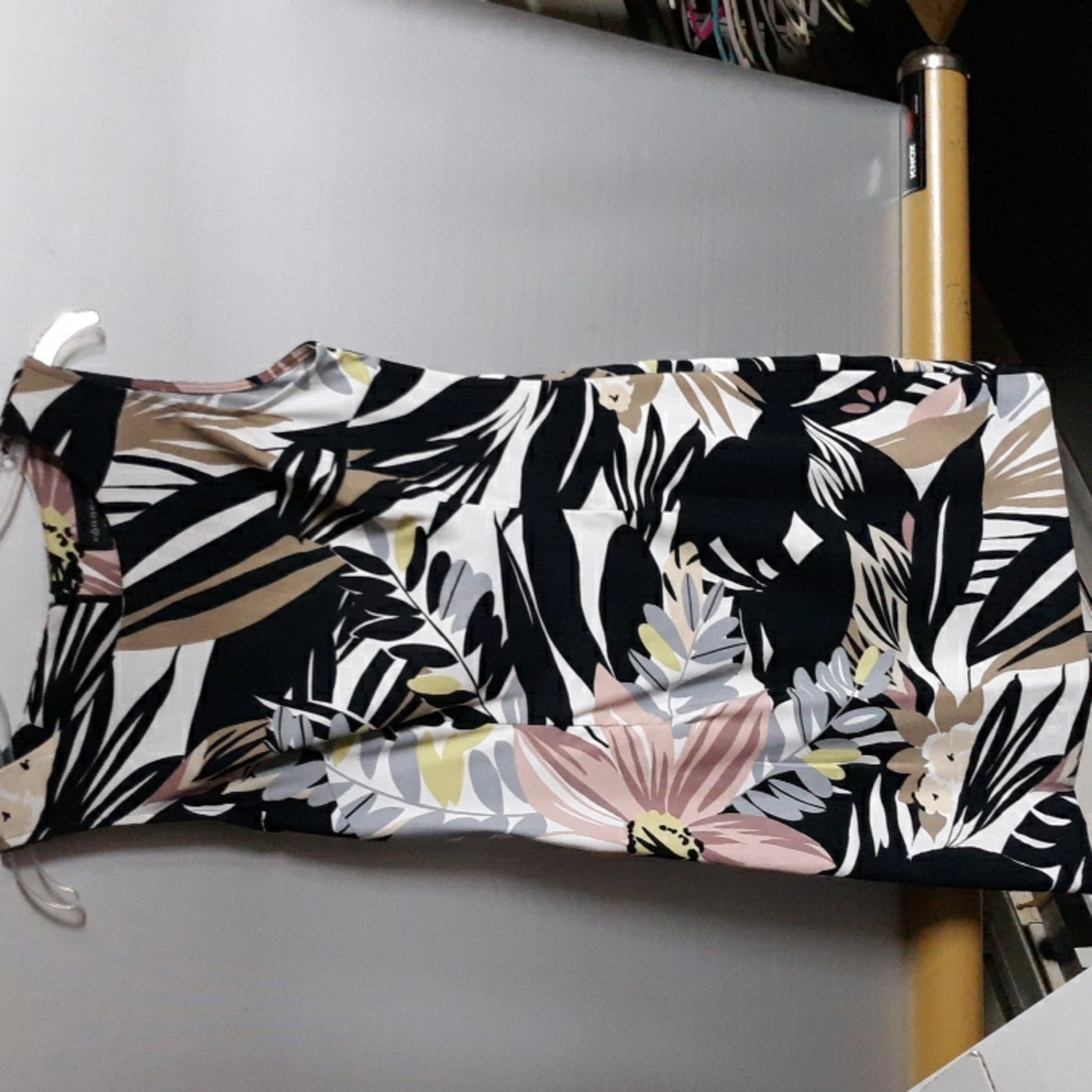 Connected Apparel Size 8 (SKU 36)